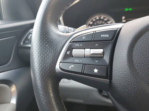 Used 2023 Genesis G70 2.0T image 18