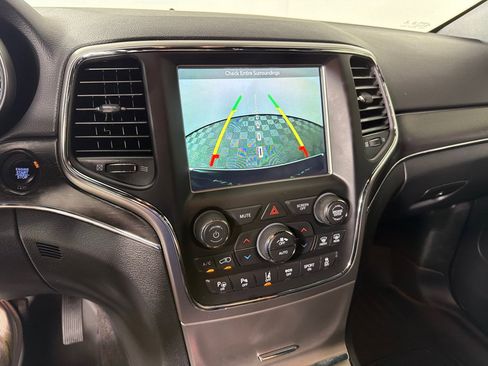 Used 2018 Jeep Grand Cherokee Limited AWD/4WD image 17