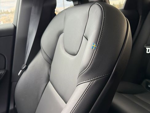 New 2025 Volvo XC60 B5 Core w/ Protection Package Premier image 29