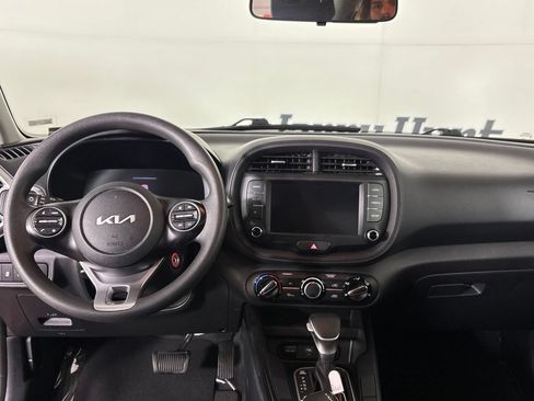 Used 2024 Kia Soul LX w/ Option Group 015 FWD image 27