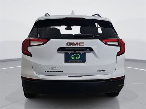 Used 2022 GMC Terrain SLE w/ Driver Convenience Package image 5