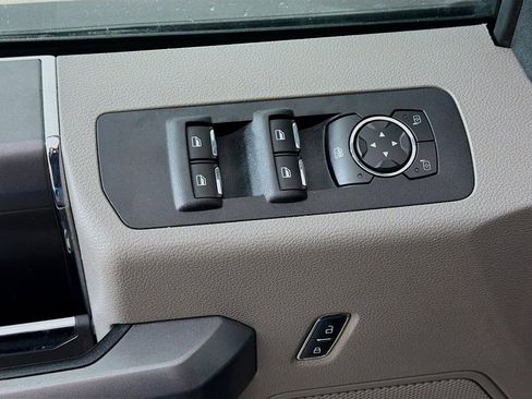 Used 2016 Ford F150 XLT w/ Equipment Group 302A Luxury image 26