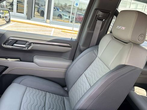 Used 2025 Chevrolet Silverado 1500 ZR2 w/ Technology Package AWD/4WD image 16