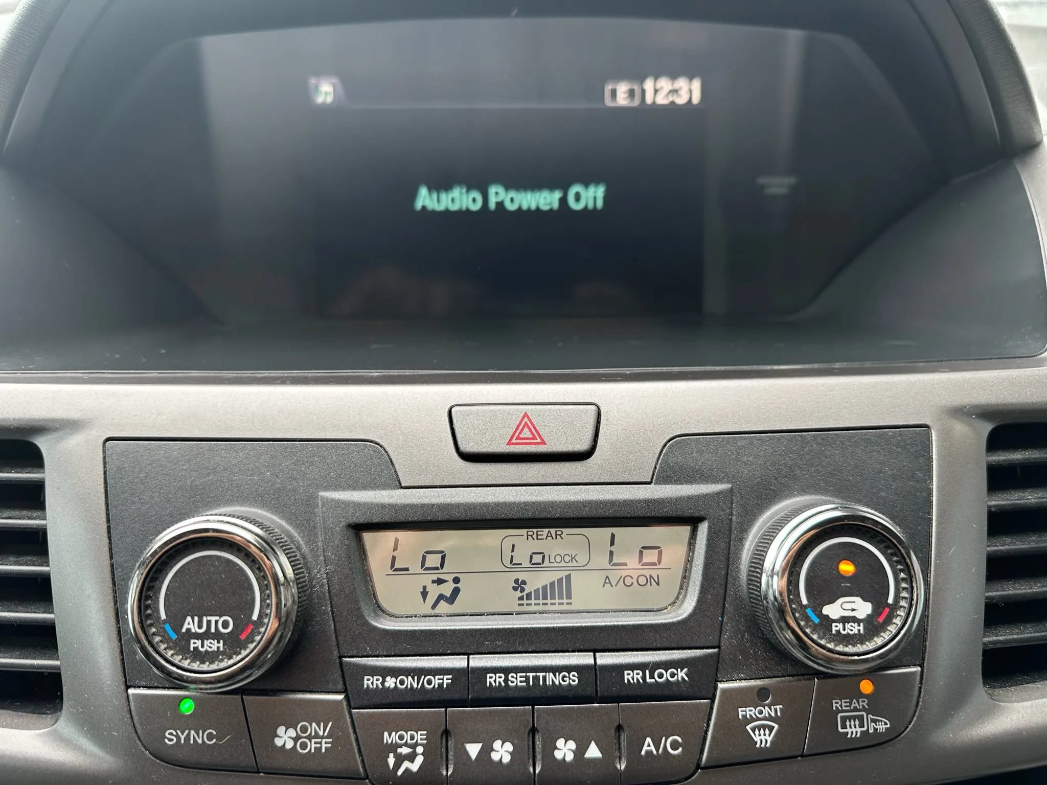 Used 2016 Honda Odyssey SE image 17