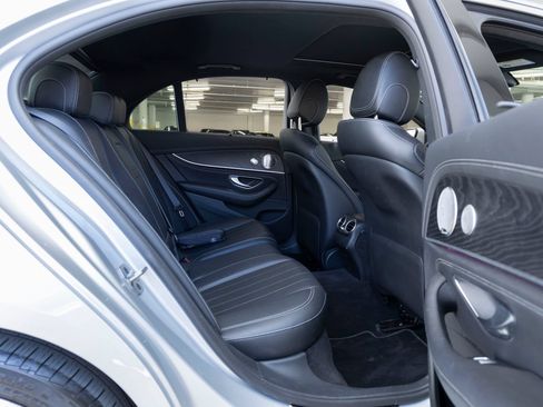 Used 2019 Mercedes-Benz E 300 image 25