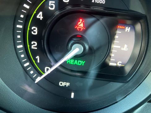 Used 2024 Jeep Wrangler Unlimited w/ Convenience Group image 17