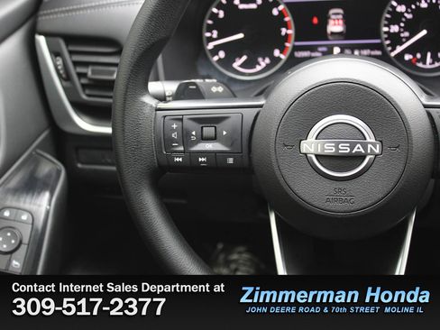 Used 2024 Nissan Rogue S image 11