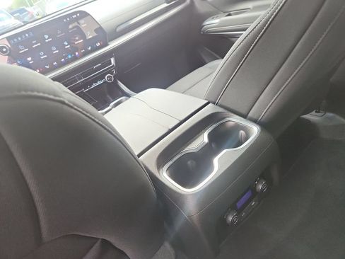 Used 2025 Chevrolet Traverse LT w/ Driver Confidence Package FWD image 25