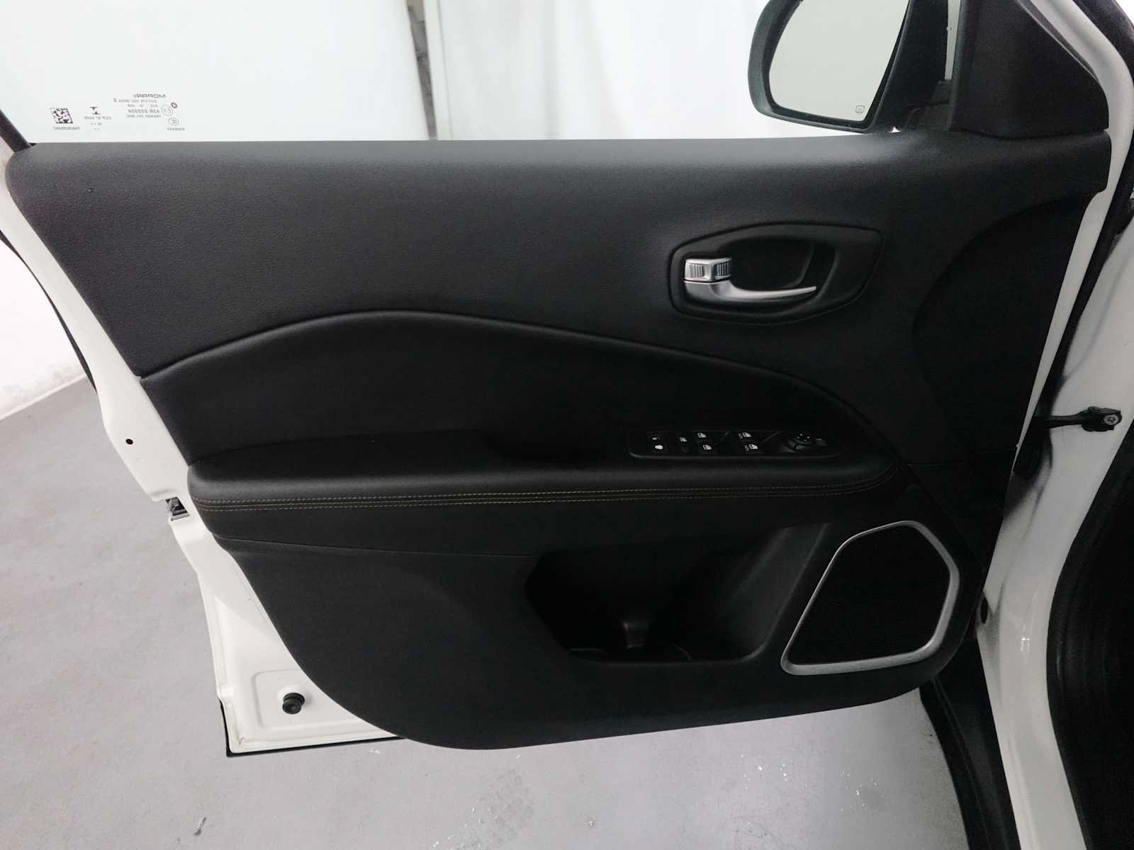 Used 2019 Jeep Compass Limited AWD/4WD image 10