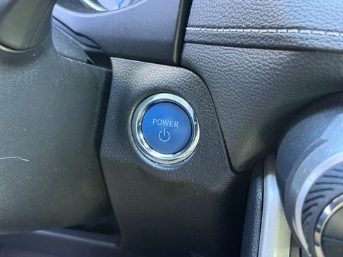 Used 2021 Toyota RAV4 XLE Premium AWD/4WD image 33