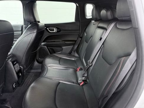 Used 2025 Jeep Compass Trailhawk AWD/4WD image 25