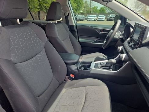 Used 2020 Toyota RAV4 XLE w/ Convenience Package image 10