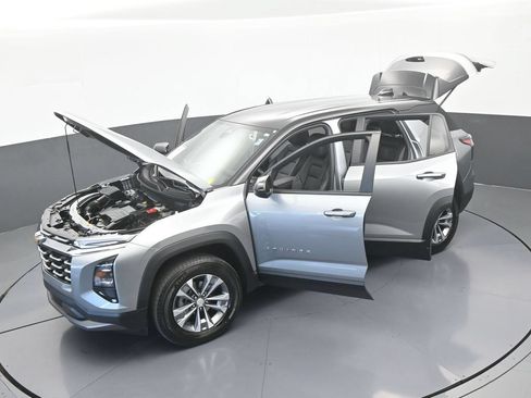 Used 2025 Chevrolet Equinox LT FWD image 58