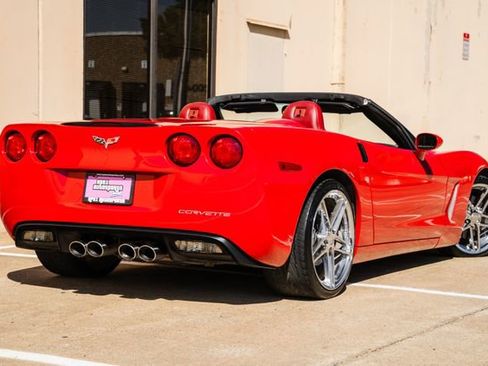 Used 2005 Chevrolet Corvette Convertible image 40