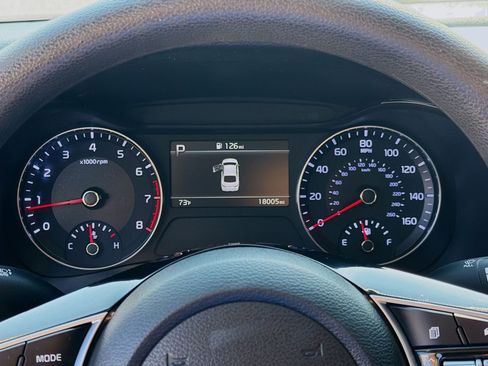 Used 2024 Kia Forte LXS image 11