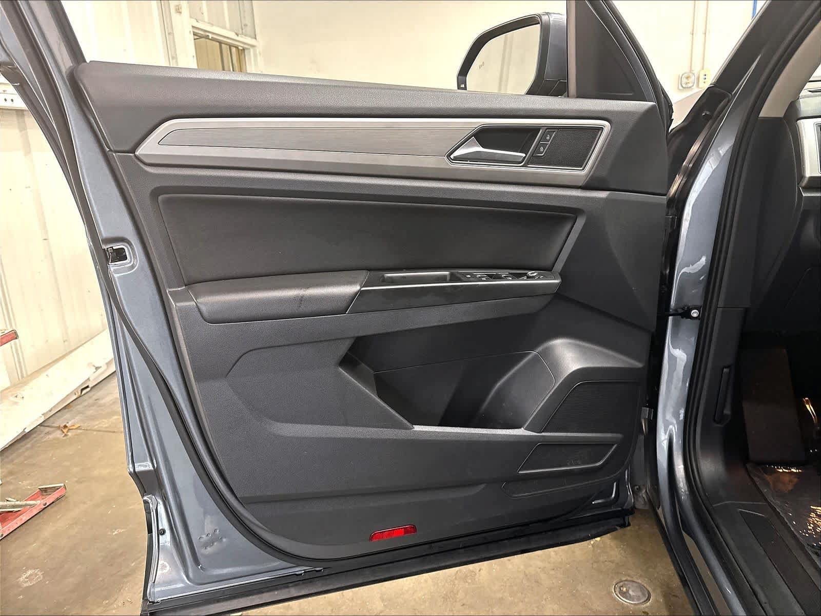 Used 2019 Volkswagen Atlas SE w/ Towing Package FWD image 23