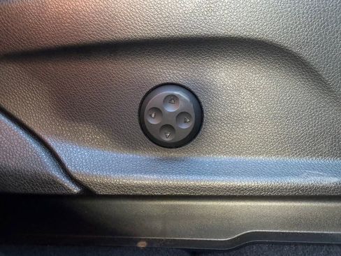 Used 2022 Mercedes-Benz GLC 43 AMG 4MATIC image 32