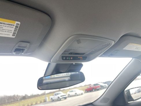 Used 2025 Chevrolet Malibu LT image 29