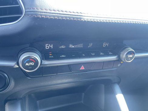 Used 2025 MAZDA MAZDA3 s FWD image 25