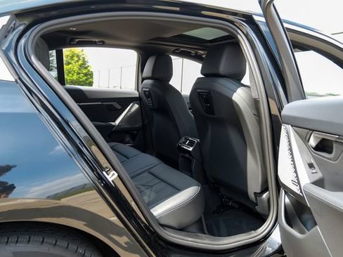 Used 2025 BMW 530i RWD image 49