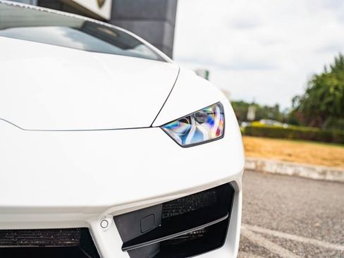 Used 2018 Lamborghini Huracan LP 580-2 image 12