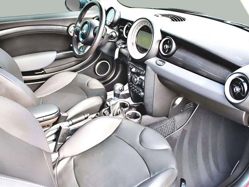 Used 2011 MINI Cooper S image 25