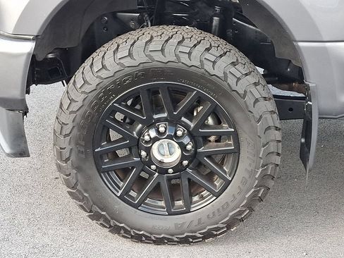 Used 2022 Ford F250 XLT w/ Black Appearance Package AWD/4WD image 8