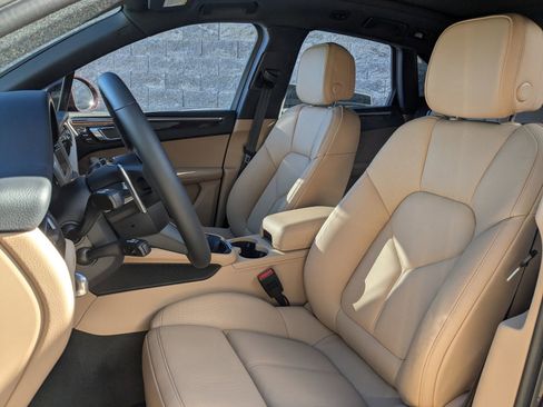 New 2026 Porsche Macan image 5