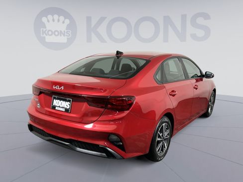 Used 2023 Kia Forte LXS w/ LXS Technology Package image 7