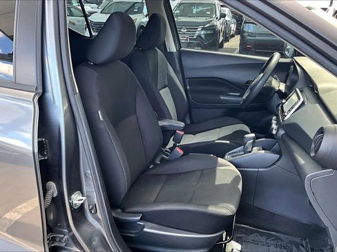 Used 2023 Nissan Kicks S FWD image 9