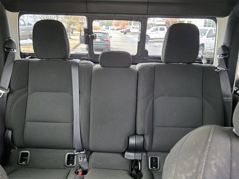 Used 2023 Jeep Gladiator Willys image 11