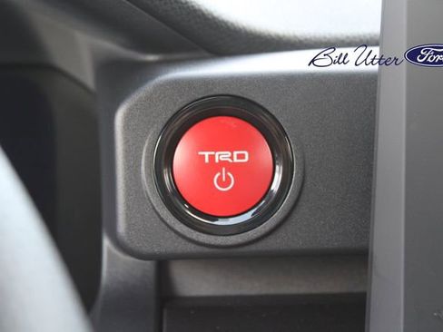 Used 2025 Toyota 4Runner TRD Off-Road image 22