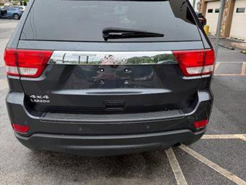 Used 2013 Jeep Grand Cherokee Laredo AWD/4WD image 5