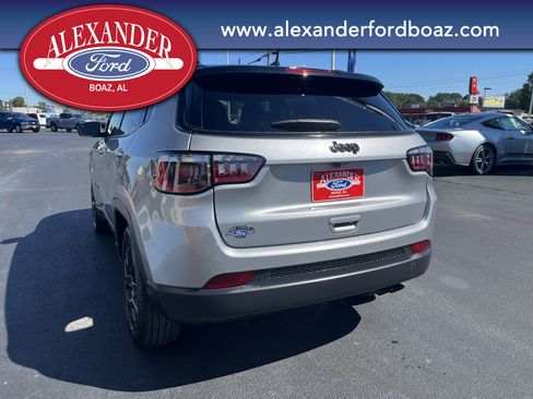 Used 2022 Jeep Compass Latitude image 6