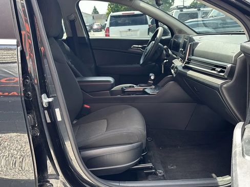 Used 2023 Kia Sportage LX AWD/4WD image 16