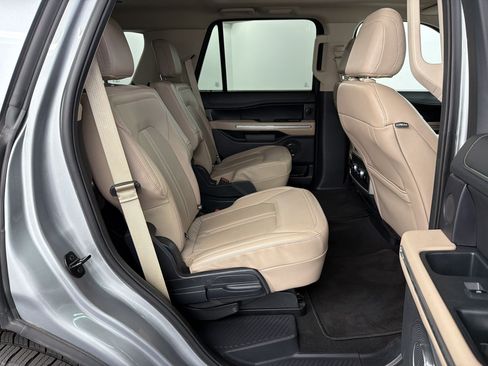 Used 2023 Ford Expedition Limited AWD/4WD image 31