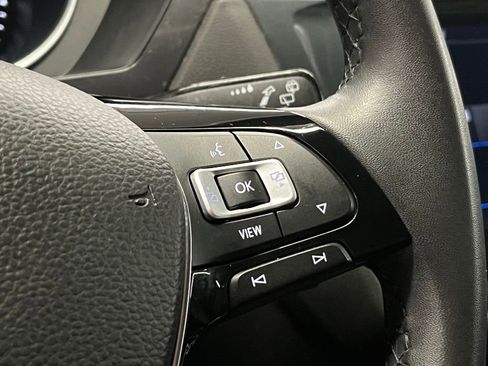 Used 2020 Volkswagen Tiguan SE w/ Panoramic Sunroof Package image 26