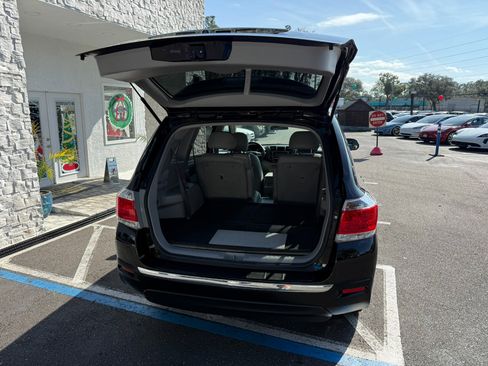 Used 2013 Toyota Highlander Plus image 18