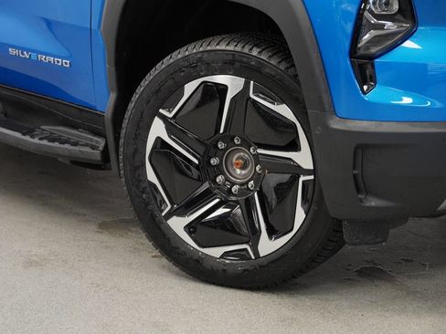 New 2026 Chevrolet Silverado EV LT AWD/4WD image 9