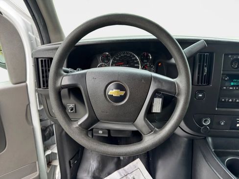 Used 2015 Chevrolet Express 3500 image 13