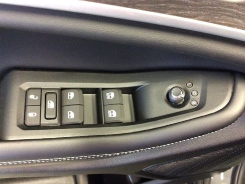 New 2025 Jeep Grand Cherokee L Limited w/ Black Appearance Package image 13