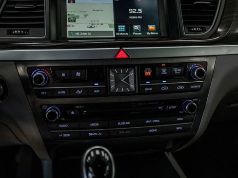 Used 2017 Genesis G80 3.8 image 19