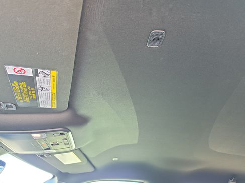 Used 2025 Toyota Tundra Limited AWD/4WD image 29