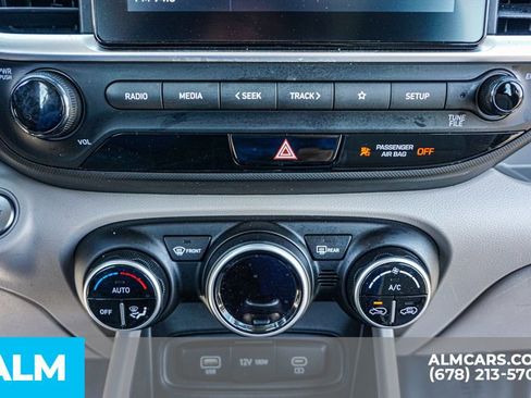 Used 2025 Hyundai Venue SEL image 39