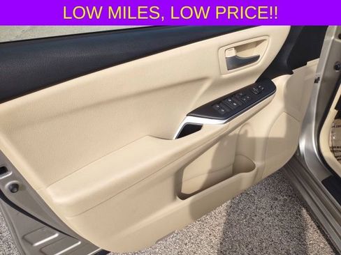 Used 2017 Toyota Camry LE FWD image 11