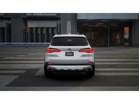 New 2026 BMW X5 sDrive40i w/ Climate Comfort Package image 5