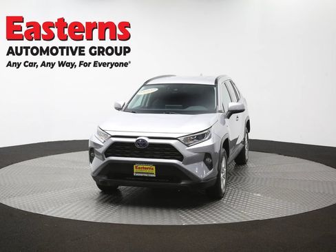 Used 2021 Toyota RAV4 XLE w/ XLE Grade Weather Package AWD/4WD image 55