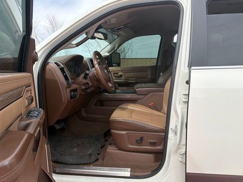 Used 2024 RAM 3500 Limited AWD/4WD image 10
