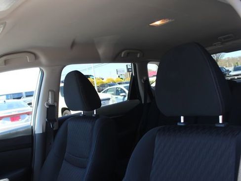 Used 2018 Nissan Rogue SV AWD/4WD image 21