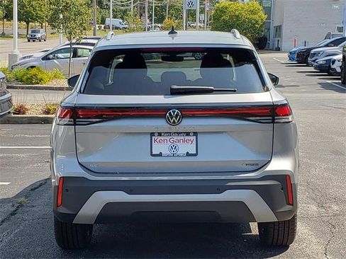 New 2025 Volkswagen Tiguan SE image 5